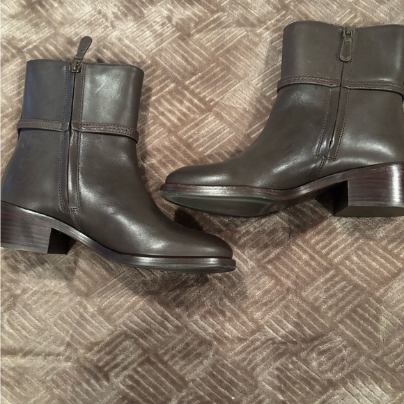 Tory Burch Brown Heeled Boots. Brand new without box with dust bag size 7.5. - Picture 7 of 7
